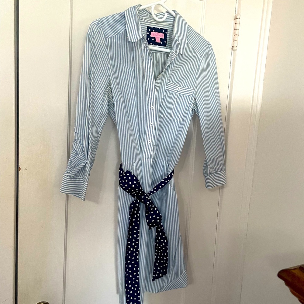 Lily Pulitzer stripe dress with contrasting polka dot belt . Size 4